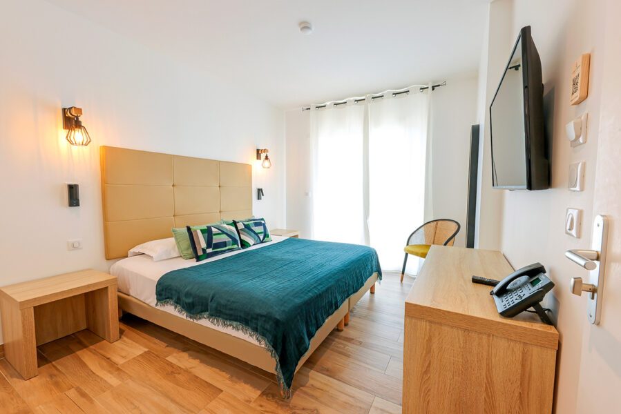 chambre-quadruple-confort-avec-balcon