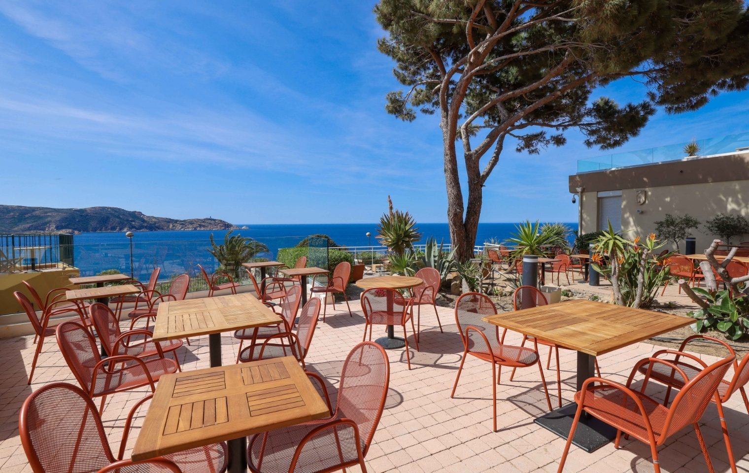 Piscine vue mer Hôtel Le Saint Erasme