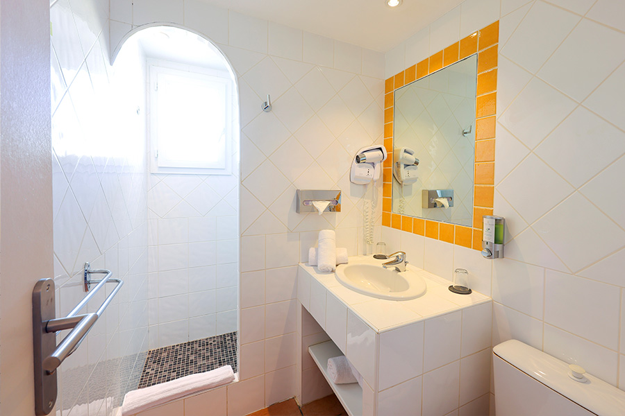 nos-chambres-saint-erasme-chambre-double-classique_06